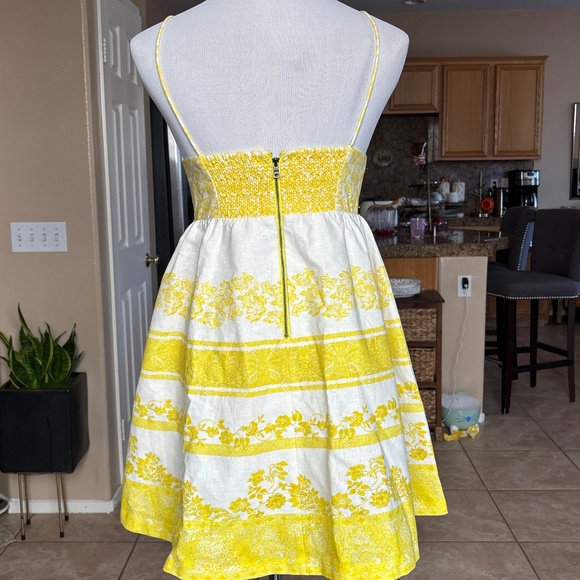 Alice+Olivia Yellow and white floral mini dress SIZE (4) - Picture 2 of 4